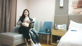 【利哥探花】3000网约极品外围女神，大长腿高颜值，被大屌干得捂着肚子求饶，劲爆佳作