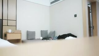 【利哥探花】花臂身材较小妹，打桩机暴力输出，给妹子干懵了