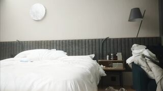 网红主播兼职下海_偷偷拔套操哭妹妹，过程十分惊险刺激！_4K字幕版1