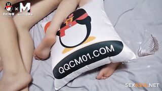 #扣扣传媒QQCM015 大白特烦恼之白菜换炮 第3集