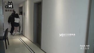 _MMZ_051_寻小小_清纯女孩破处仪式
