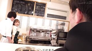 SDMUA-007 [中文字幕] 嘿，性感的美女要不你只裹着条浴巾偷偷溜进男浴室让男顾客们好好享受一番超级硬核#秋叶桃 #君户步实