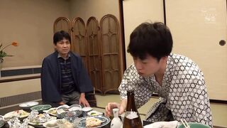 SSNI-992 [中文字幕] 与我心爱的女老板共住一间房导致我在一家乡村旅馆里偷偷射精了好几次 #星宫一花