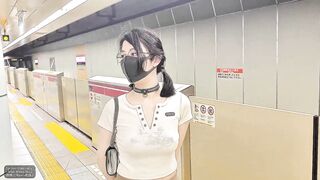 反差眼镜娘网红女神【奶咪】剧情系列，房东的玩物，不穿内衣逛街任务，劲爆完美身材波涛胸涌 超嫩小穴 顶宫灌精！高清1080P原版首发