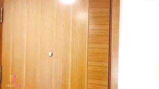 【高颜值校花-小鹿丢了】极品00后美少女，落寞少女以性换租，迷人小嘴吸茎摄魂，被肏表情诱人至极，犹如置身蜜穴