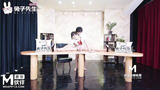 【兔子先生TZ-116】香月怜【淫乱新闻女主播 边播新闻边做爱】麻豆代理，高清1080P原版首发【TZ-116】