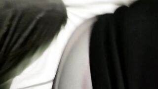 出差回来亲妹给我足交 无套爆操黑丝妹妹的小骚