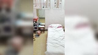 大家喜欢这种熟女吗？逼虽老服务却到位，所有服务来一遍口交内射通通来