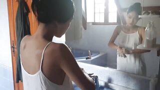 【网红刘玥】浴缸里的新高潮