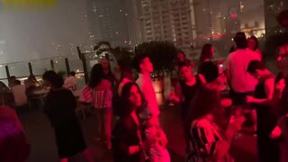 北京美女模特与意大利男友客厅卫生间做爱