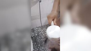 大哥满足不了嫂子，嫂子就会主动找上我，用她的小嘴含住我的大鸡巴，嫂子那张饥渴的嘴，将给你带来一场视觉与感官的双重刺激。