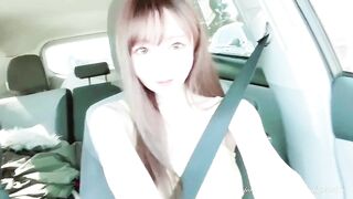 OF日本大眼萌妹 Yui Peachpie 富二代开车出行一边开车一边被摸大腿情调来了玩车震内射精液