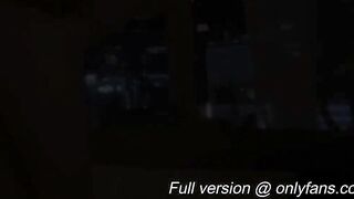 OF日本大眼萌妹 Yui Peachpie 撞见表妹在卧室自慰，为了防止被发现带表妹进浴室干到内射