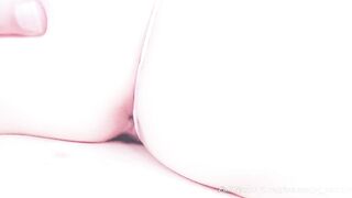OF日本大眼萌妹 Yui Peachpie 用内射慰藉可爱女仆的潮喷白虎穴