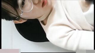 户外露出 淫荡教师办公室自慰第二部，为人师表脱光自慰，惊险刺激