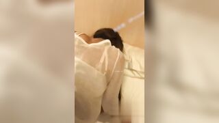 佩戴宝格丽项链的东北御姐在酒店啪啪遭泄密 黑丝大长腿接受肉棒及道具强插淫穴！