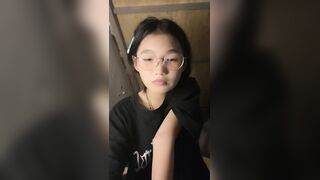 吃瓜事件精选 萝莉学生妹和渣男打视频自慰 被渣男录下自慰视频