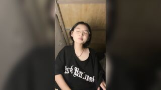 吃瓜事件精选 萝莉学生妹和渣男打视频自慰 被渣男录下自慰视频