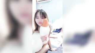 国产黑料吃瓜 一个小哥大战三个萝莉