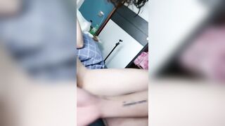 国产黑料吃瓜 一个小哥大战三个萝莉