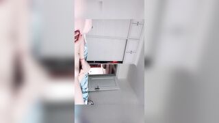 料友也宠粉 真实投稿巨乳反差学生妹 操完之后录制的视频直接分享给大家 好东西就是要一起享用！