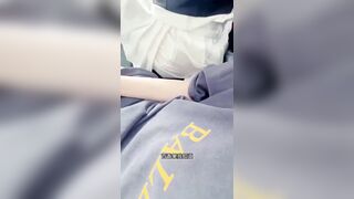 真实兄妹乱伦 爸妈厨房忙活时 哥哥客厅直接开干妹妹 口爆吞精后回房无套内射 刺激炸裂！