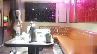 重庆真实商务KTV偷拍 帝王选妃场面 一排美女任意君挑选 不是包厢里不能搞 而是你的小费不够高！