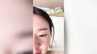 黑料网求瓜之色播少妇 大白熊 直播间真人出镜做爱视频被录屏流出 吃鸡扣逼潮喷全是干货！