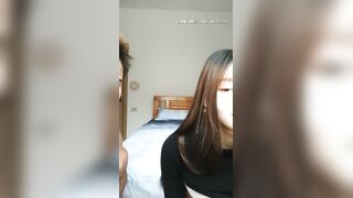 【姐弟乱伦】爸妈出去玩换妻姐弟俩在家里搞乱伦