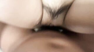 【深圳母子乱伦门事件】深圳绝美骚妈在家自慰，儿子发现趁机提出混账要求