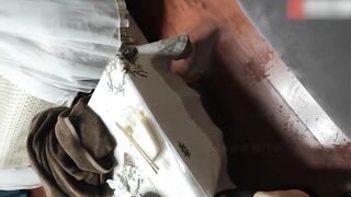 中国黄金珠宝销售小姨子和姐夫偷晴，姐姐出差刚走D奶小姨子和姐夫乱伦！