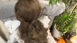 我妈发现我了和舅妈用过的避孕套 我沉迷于这乱伦的刺激，热爱这禁忌的快感