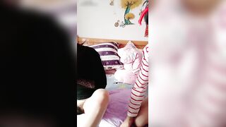 真实家庭乱伦 丈母娘疼女婿在家激情 需要女婿来满足她的欲望。