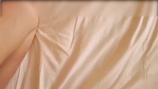 真实家庭乱伦 老哥在隔壁打牌偷偷后入嫂子