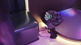 趁着老爸出差我和骚妈彻底放开了自我，陪着骚妈KTV全裸性爱 沉浸在近亲相奸的快感中