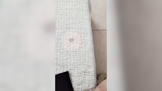 嫂子感冒了，我来照顾她，她居然叫我帮她打针 我则暗自亢奋，想象着她身体里的每一寸肌肤