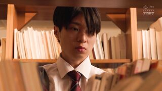 IPZZ-749 [中文字幕] 每天早上在列车最角落座位看书的清纯美人姐姐竟然是专挑M男玩弄的特殊性癖痴女 - 愛才りあ