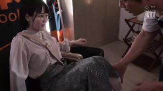 MIDA-406 [中文字幕] 戴着土气眼镜的书店打工妹其实是个反差闷骚巨乳女孩 - 水卜樱