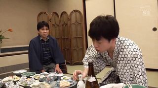 SSNI-992 [新模型无码破解] 和憧憬的上司星宫一花共处一室为契机 在乡下旅馆被迫射精的我 - 星宮一花