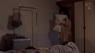 DASS-191 [中文字幕] 被童顏苗條的拖油瓶誘惑的我失去理性，貪婪狂抽插了 东条夏