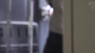 ROE-503 [中文字幕] 明明上京开始了独居生活…却因无法放手的母亲频繁来访，最终沉溺于中出相奸的我 中島美南