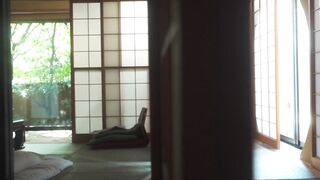 JUQ-652 [中文字幕]  Madonna專屬 電擊移籍第2彈！和丈夫做小孩的SEX後又持續被公公中出 庵姬花