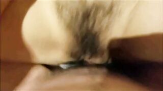 漂亮长发气质美女第一次和男友酒店开房,腼腆害羞,想要又不好意思说,逼逼淫水泛滥被男的狠狠抽插,好像干哭了!