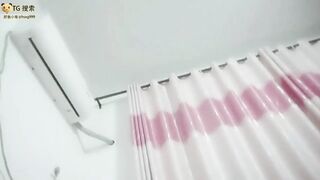 骚人妻撅起屁股让傻儿子后入输出，每次顶到子宫都能招招呕吐