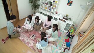 DVDMS-114 [中文字幕] 趁老公不在时突击交涉！ ！送小孩去幼稚园回家路上的妈妈之友们！相泽由里奈 二阶堂由里