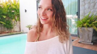 俄罗斯极品蜜桃臀可爱妹妹 「Lily Cute」巨乳继妹Lily Cute日光浴玩真心话大冒险，抽到骑乘挑战直接坐上来