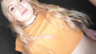 俄罗斯顶级美少女「Funky Town」&「Milka Feer」撞见继父偷腥自己闺蜜当场发骚，跪求爸爸操我，我会叫得像婊子一样浪，禁忌乱战全程高能