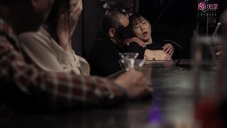JUR-834 [无码中文字幕] 曾经说一生只爱我一人的妻子竟然在淫乱的换妻俱乐部迷失了自我 玩的比谁都花 人妻NTR - 北条麻妃 藤咲紫