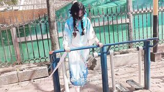 COS户外贝贝连续高强度电击一整天,到酒店洗澡后她终于投降了