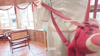 COS户外贝贝连续高强度电击一整天,到酒店洗澡后她终于投降了
